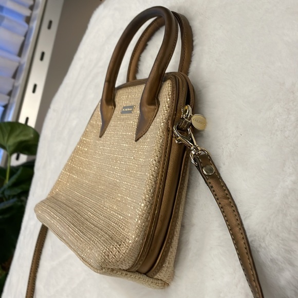 Liz Claiborne weave purse. Beige & brown, cross body strap, great condition. - Picture 4 of 8